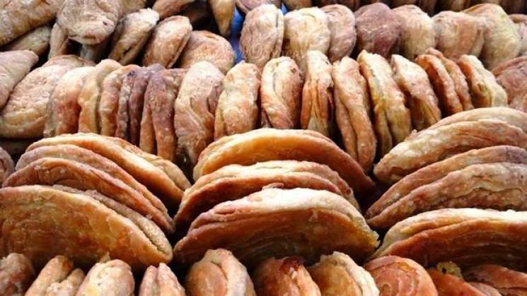 Deleitan empanadas de lechecilla a oaxaqueños durante Corpus Christi