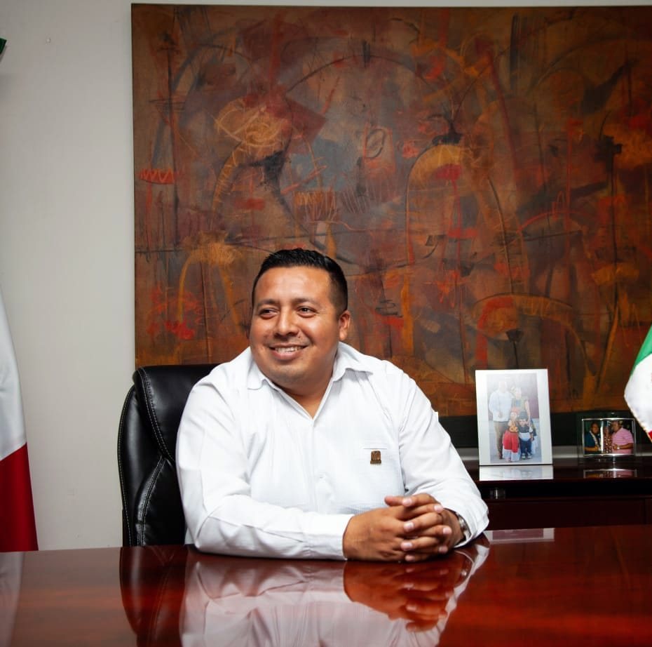 Restituye Gobierno de Oaxaca 677 plazas laborales tras ocho meses