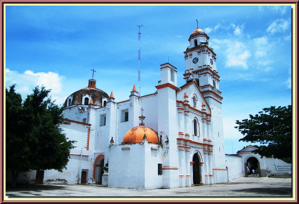 Restauran Templo de San Miguel Arcángel en Teotitlán de Flores Magón