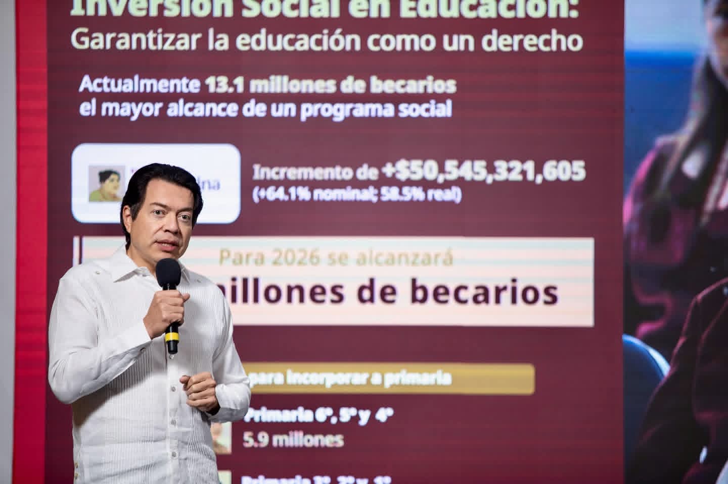 Amplía SEP presupuesto educativo y becas para 2026