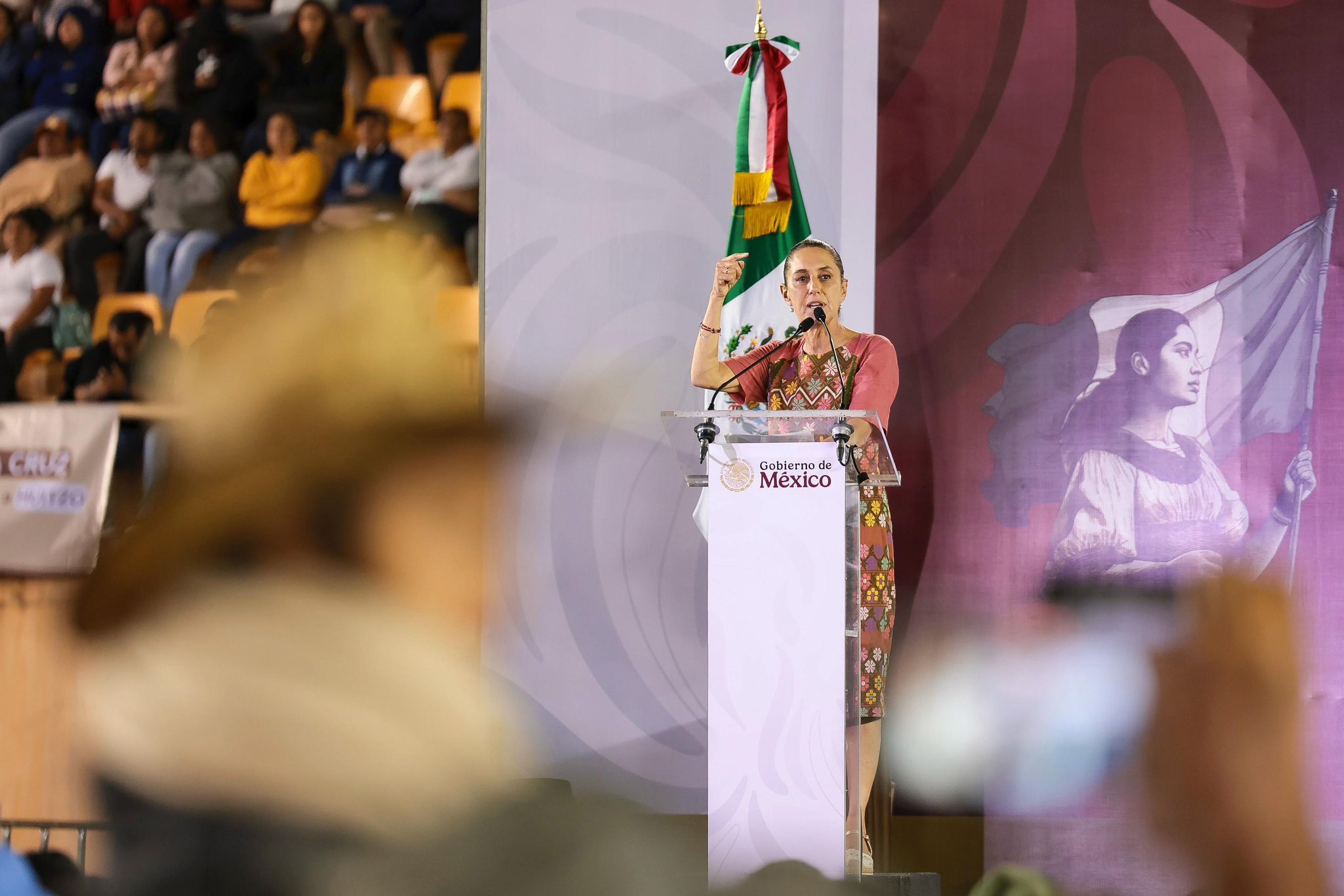 Claudia Sheinbaum rinde informe regional en Oaxaca