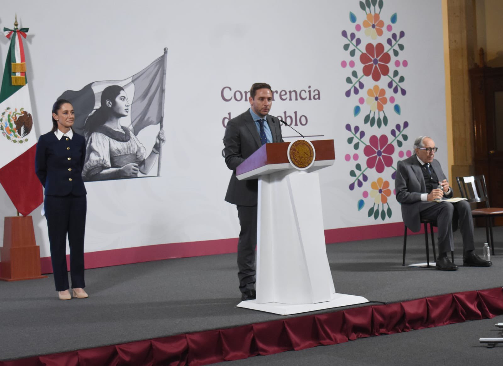 Exhibe Secretaría de Salud fallas de cinco farmacéuticas en medicamentos clave