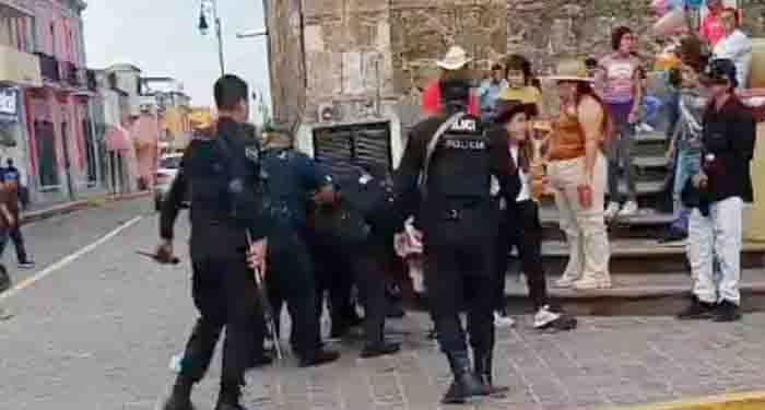 Dispara turista ebrio tras desarmar a policía en Jalisco