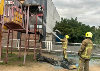 Controla HBCO incendio de tobogán en área de juegos en Candiani