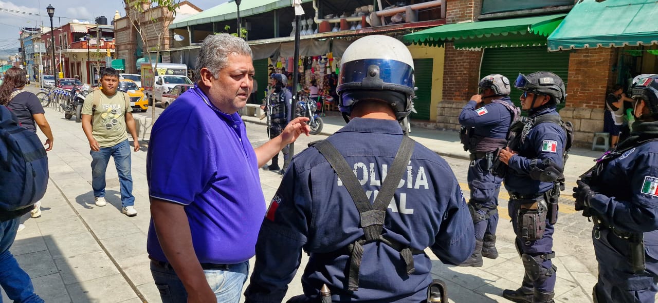 Escala riña entre locatarios por descarga de pipa en mercados Benito Juárez y 20 de Noviembre