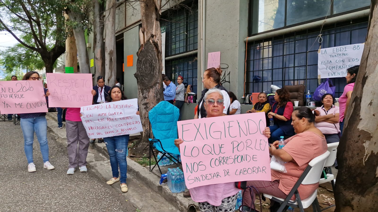 Mantienen protesta empleados del ISSSTE por autonomía sindical en Oaxaca