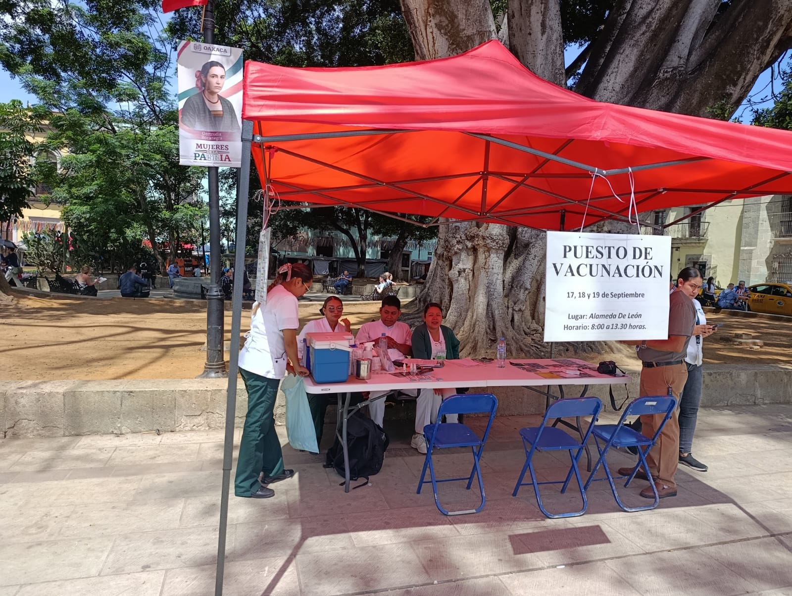 Jornada de vacunación en la Alameda de León en la ciudad de Oaxaca