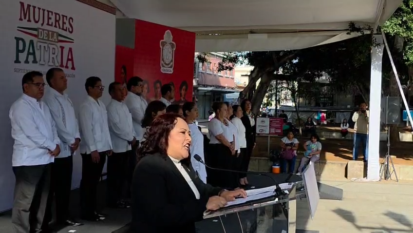 Reitera presidenta del TSJO llamado a la unidad nacional durante izamiento de bandera