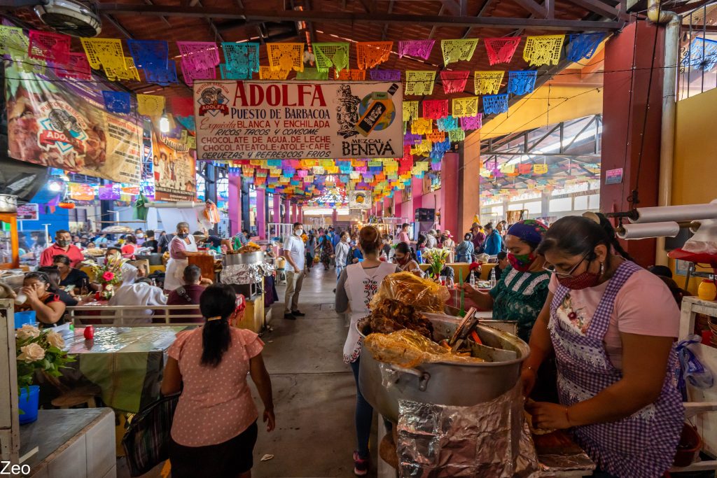 Expulsa funcionaria a vendedora de tlayudas en el mercado municipal de Tlacolula