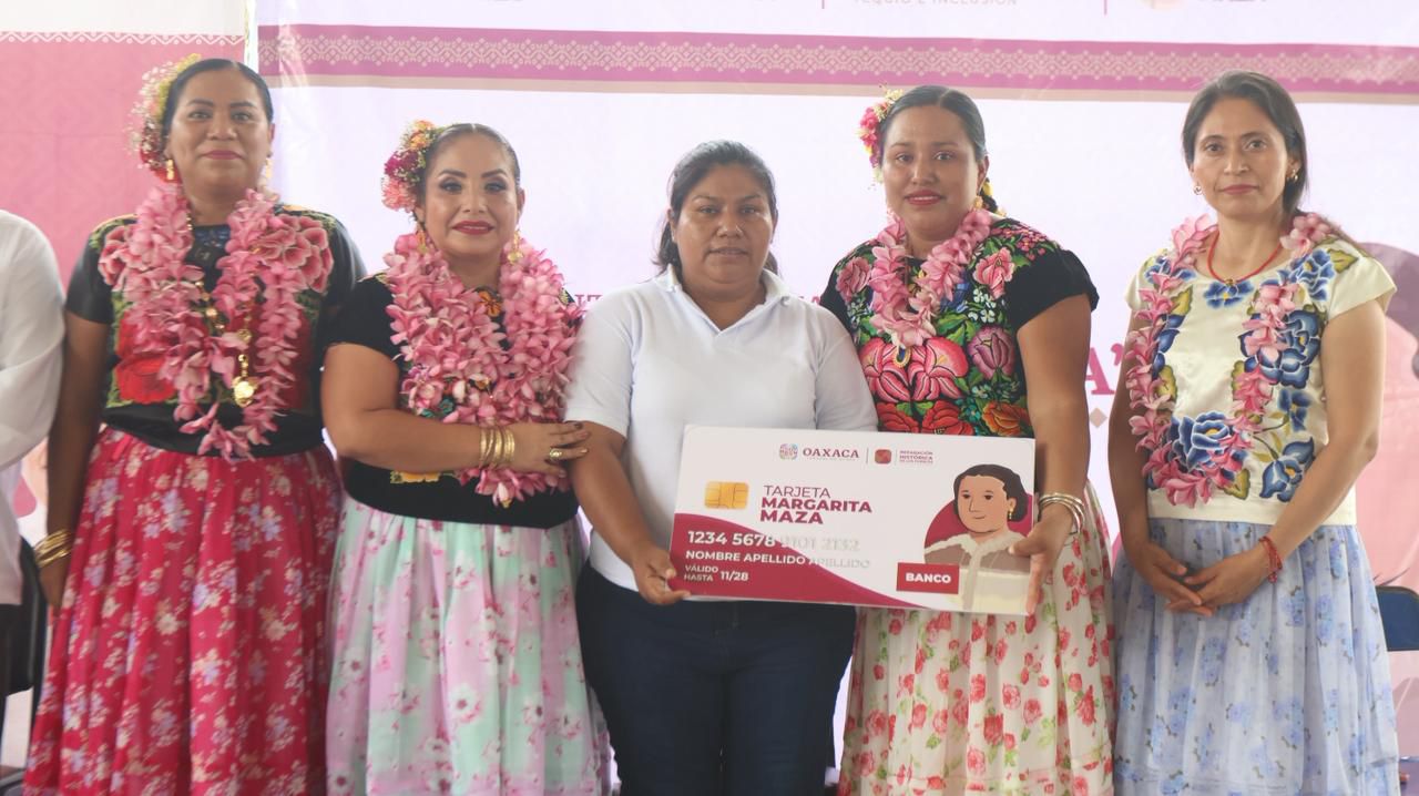 Fortalece Sebienti economía de mujeres en Santo Domingo Tehuantepec con más de 700 apoyos directos