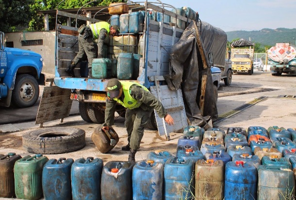 Desmantela contrabando: de puertos a tienditas, ruta millonaria
