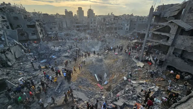 Israel bombardea campamento en Gaza y mata a tres palestinos pese a cese al fuego