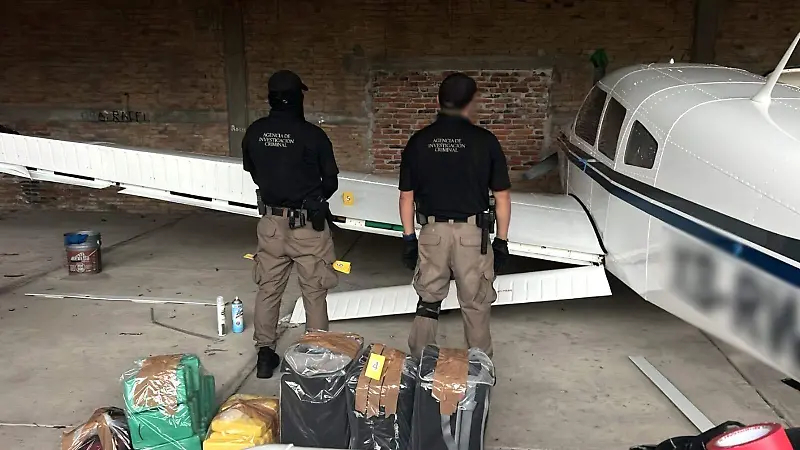 Aseguran más de 200 paquetes con cocaína y una avioneta en cateo a aeródromo de Chiapas