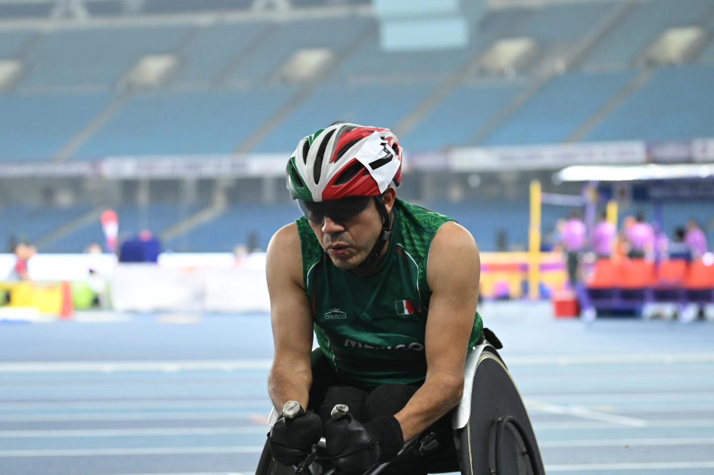 Conquista bronce Edgar Navarro en Mundial de Para Atletismo