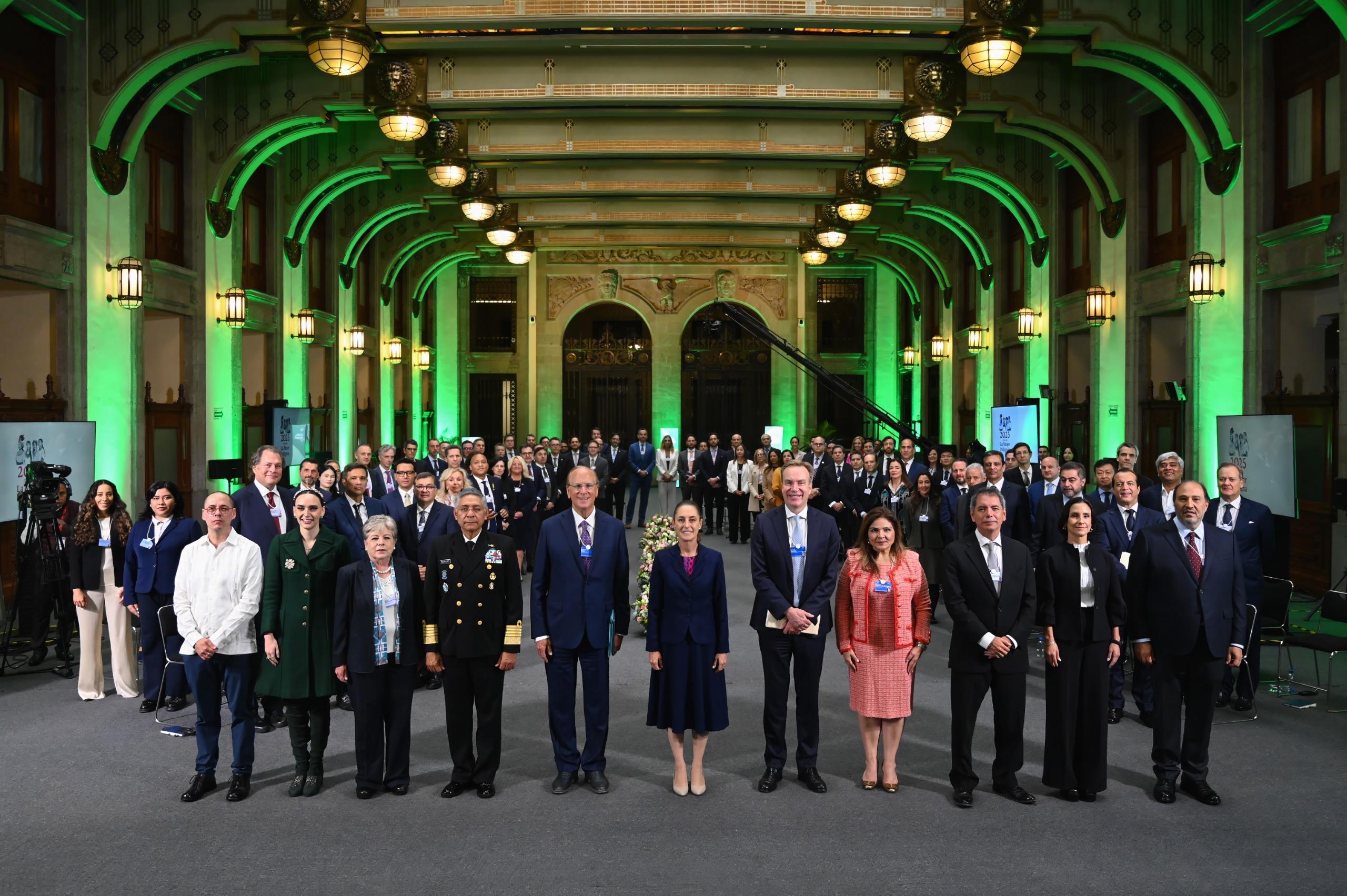 Presidenta Claudia Sheinbaum presenta Plan México a miembros del Foro Económico Mundial