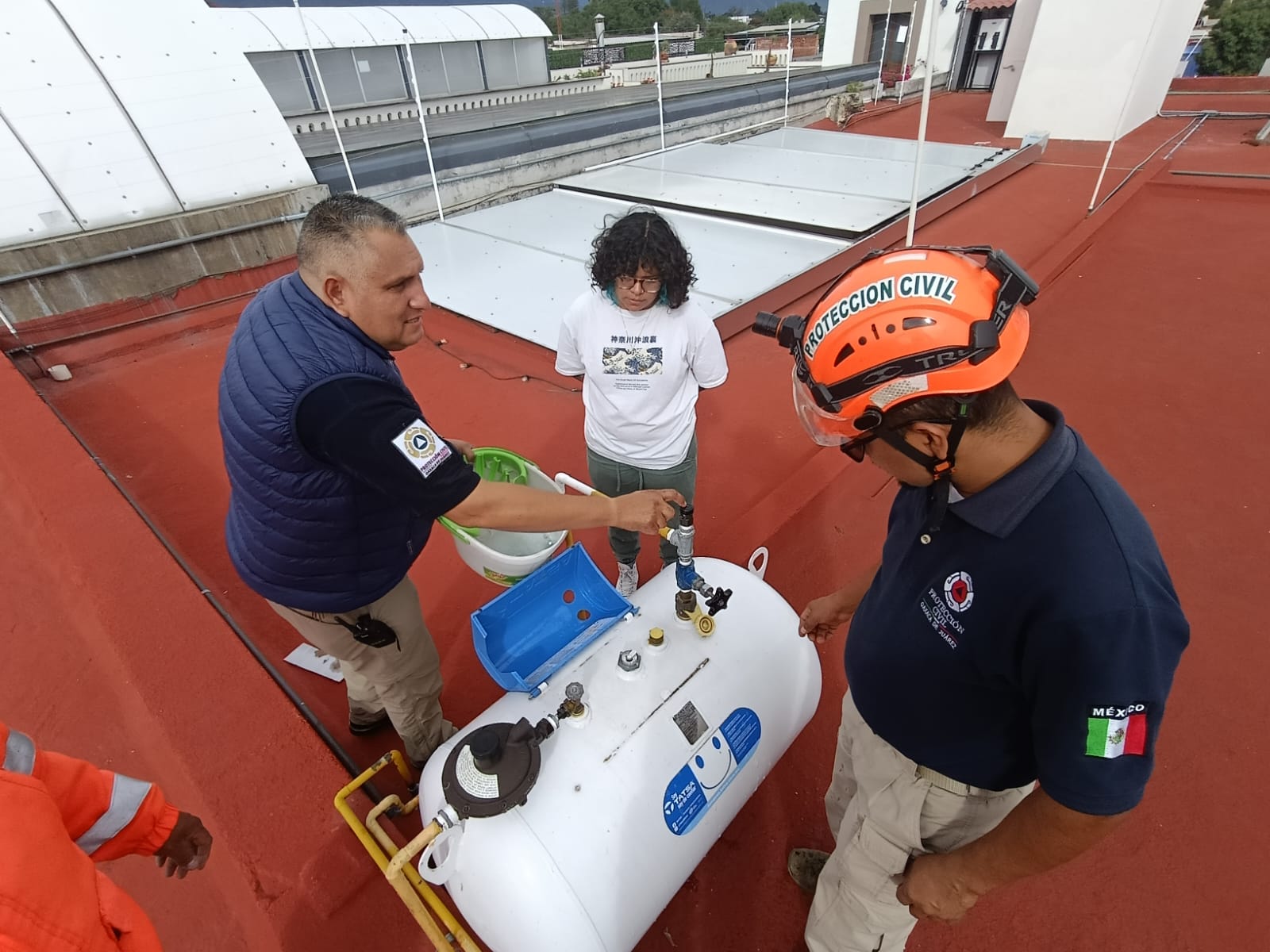 Atiende Protección Municipal de Oaxaca de Juárez fuga de gas en el Centro Histórico
