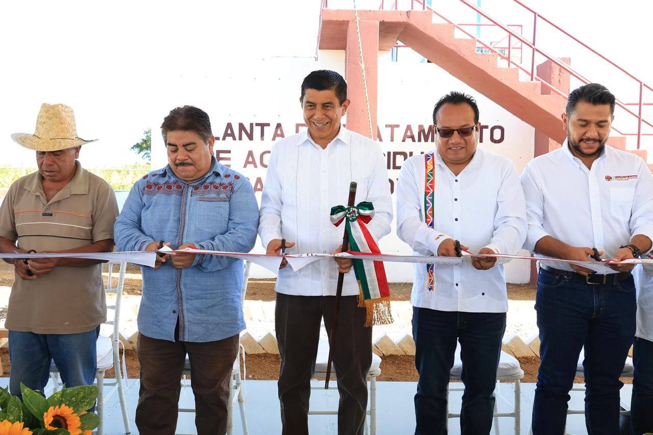 Con hechos, Salomón Jara lleva saneamiento y desarrollo a San Bartolo Coyotepec