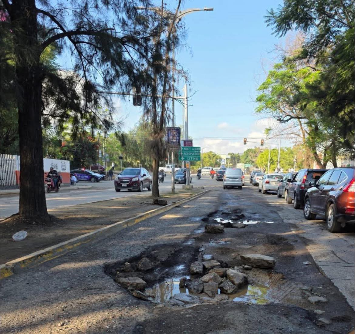 Denuncian abandono y baches en la Avenida Tecnológico; una de las principales de Oaxaca Capital