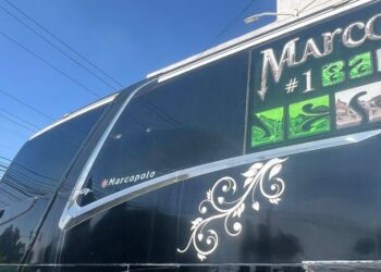 Balean autobús de la Banda Jerez de Marco Flores en Oaxaca