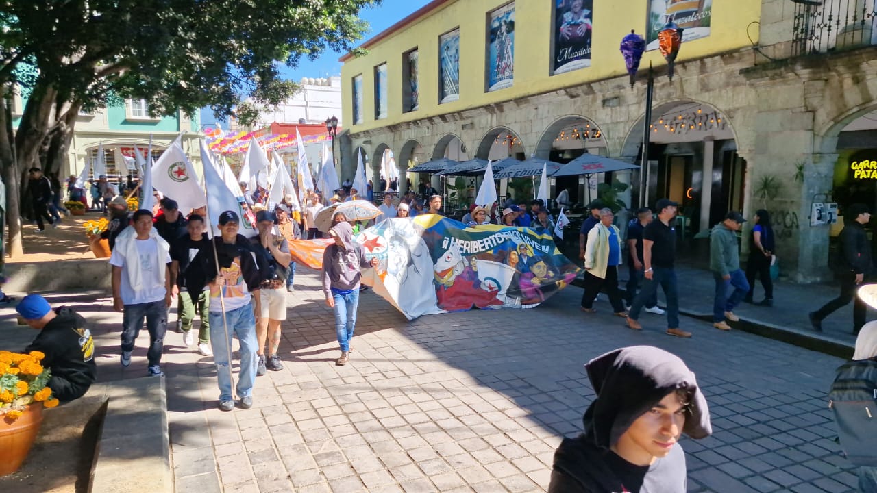 Marchan a 15 años del asesinato de Heriberto Pazos Ortiz