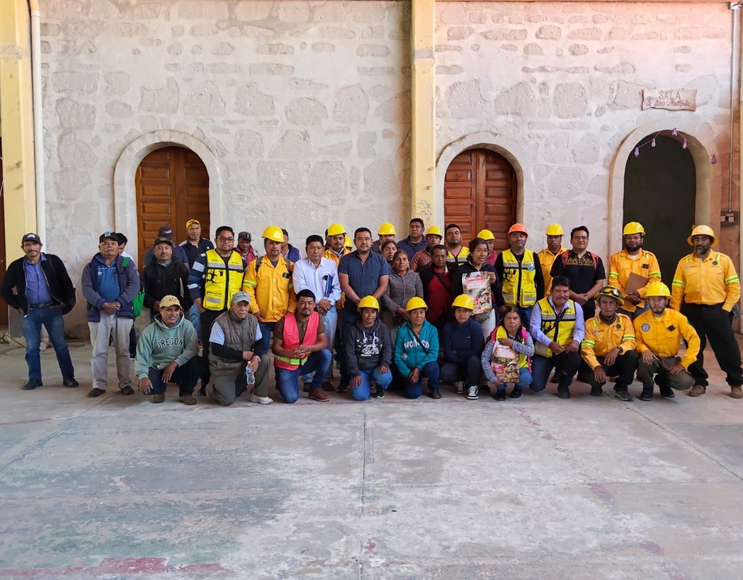 Capacita Coesfo a autoridades de Chalcatongo de Hidalgo en manejo responsable del fuego
