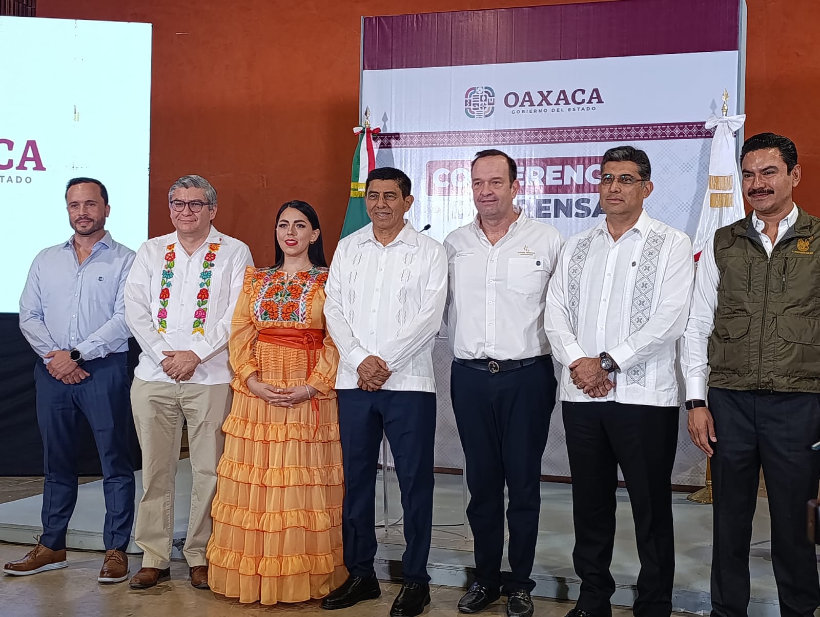 Anuncian construcción del hospital Fifty Doctors en Oaxaca
