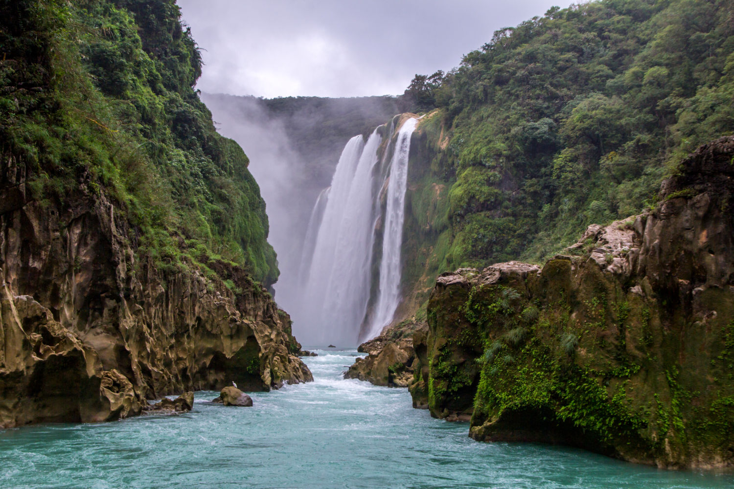 El misticismo del agua en San Sebastián de las Grutas