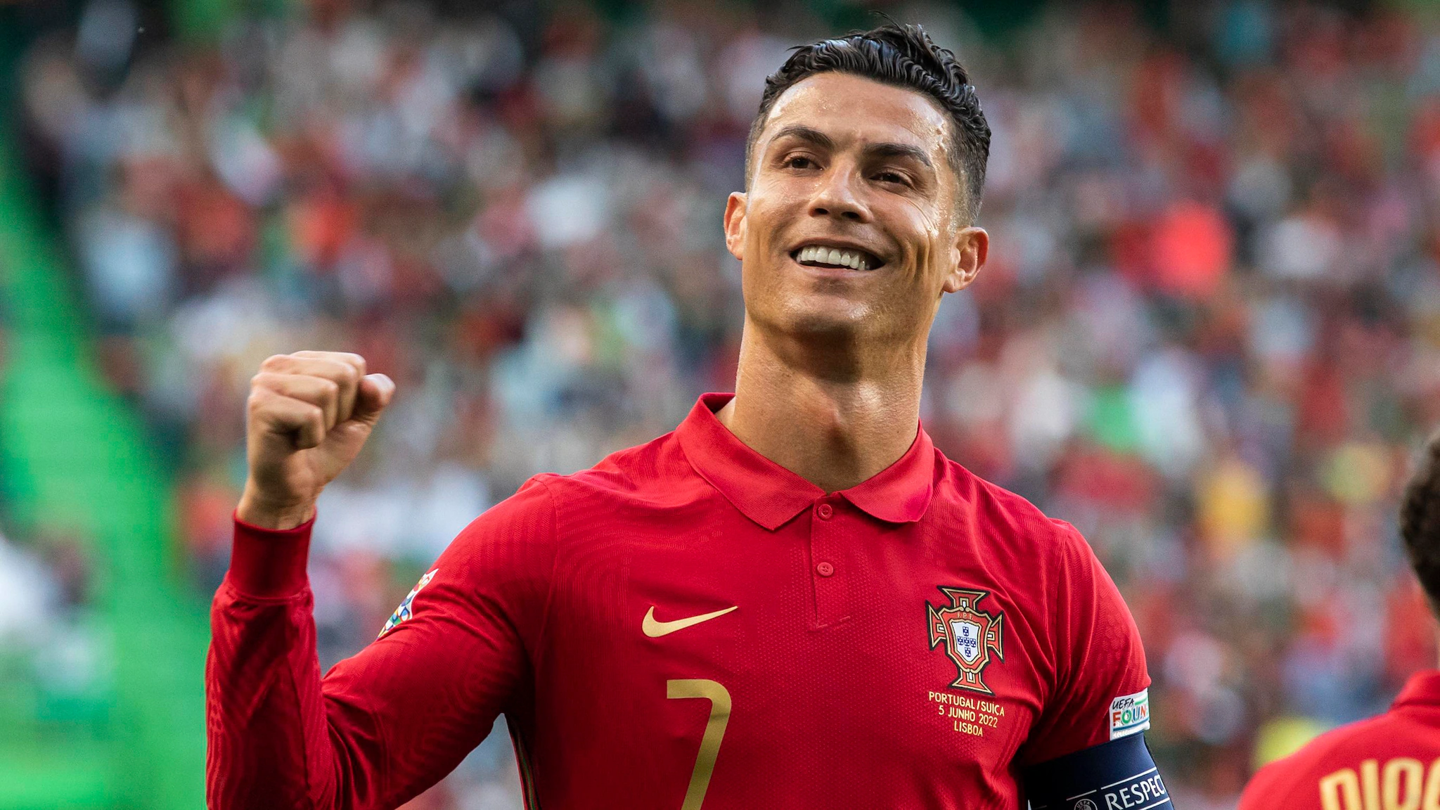 Cristiano Ronaldo alcanza el estatus de primer multimillonario en el fútbol