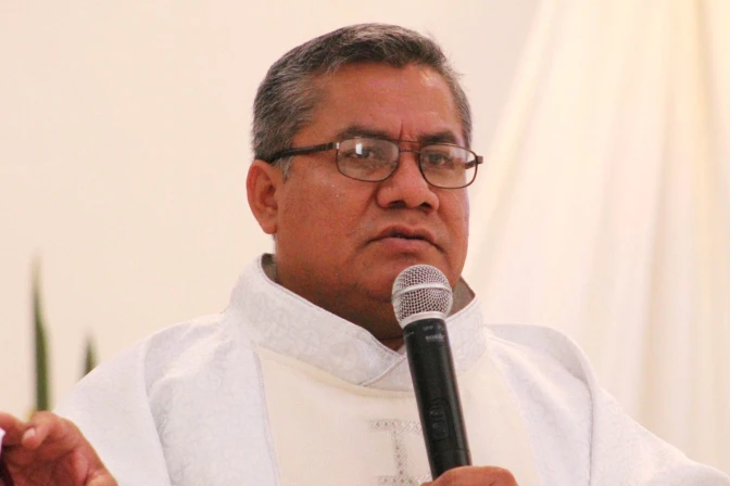 Condenan obispos asesinato de sacerdote en Guerrero y exigen justicia