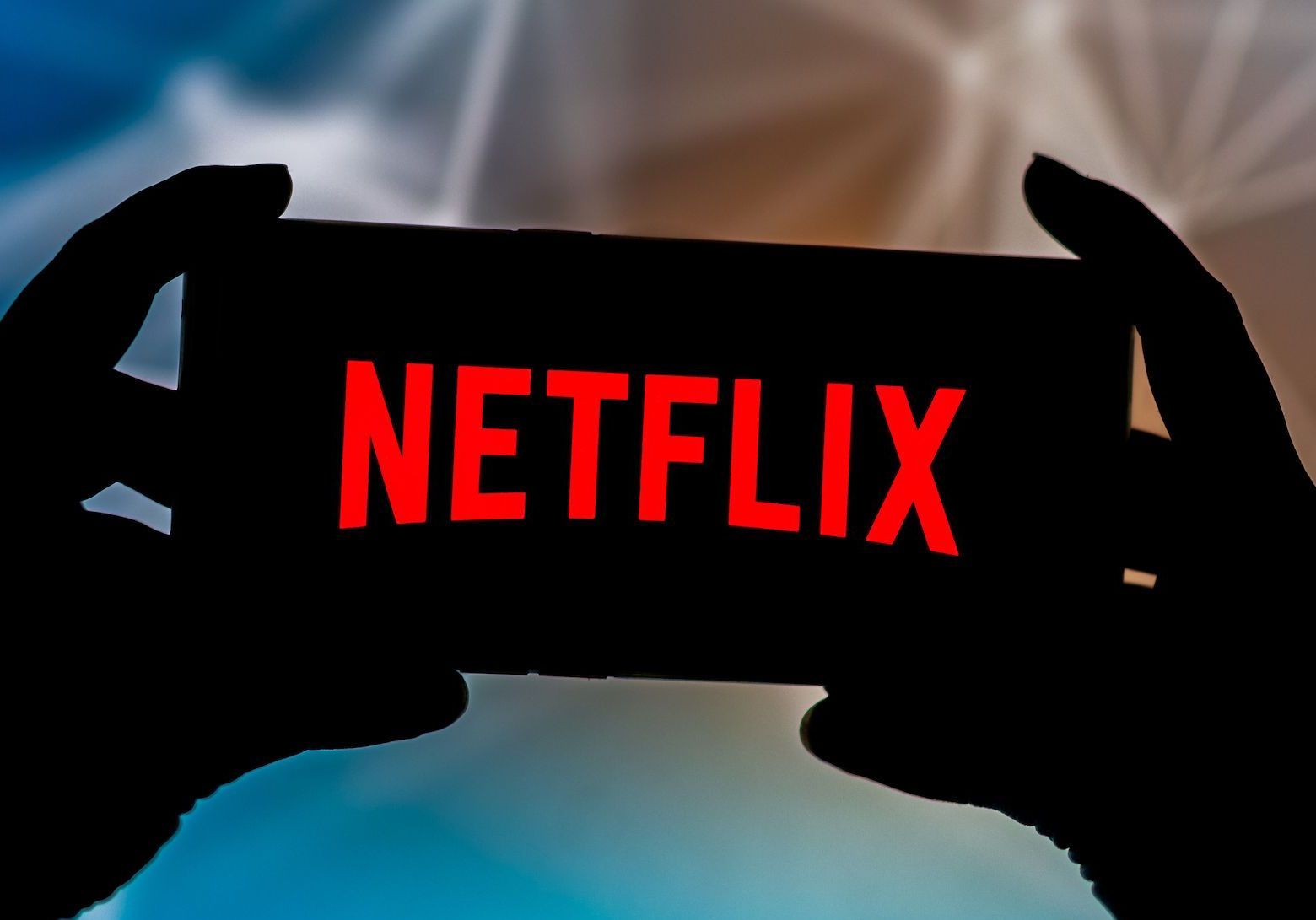 Netflix se desploma un 10%: inversionistas dudan de su valoración