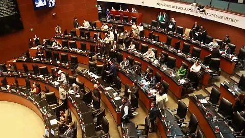 Altera Senado iniciativa de Sheinbaum para agilizar Ley de Amparo
