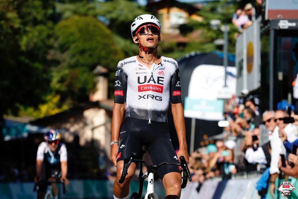 Conquista Isaac del Toro el Campeonato Nacional de Ruta 2025 en Ensenada con un doblete histórico