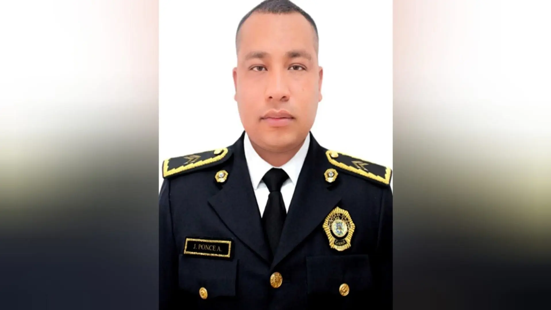 Asesinan a jefe policial de CDMX en asalto frente a su esposa