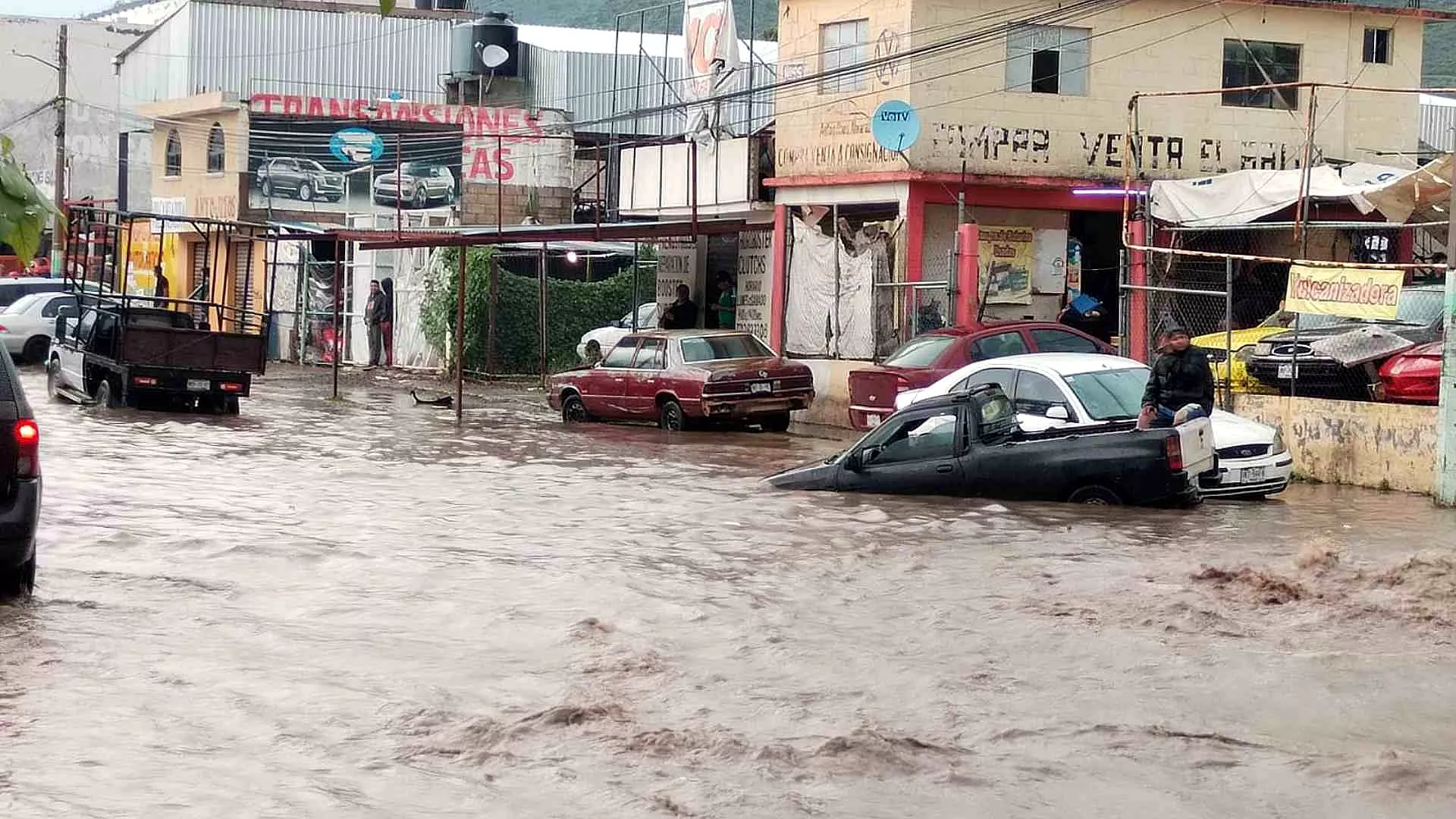 Arrasan lluvias en Hidalgo: 16 muertos por derrumbes y ríos desbordados