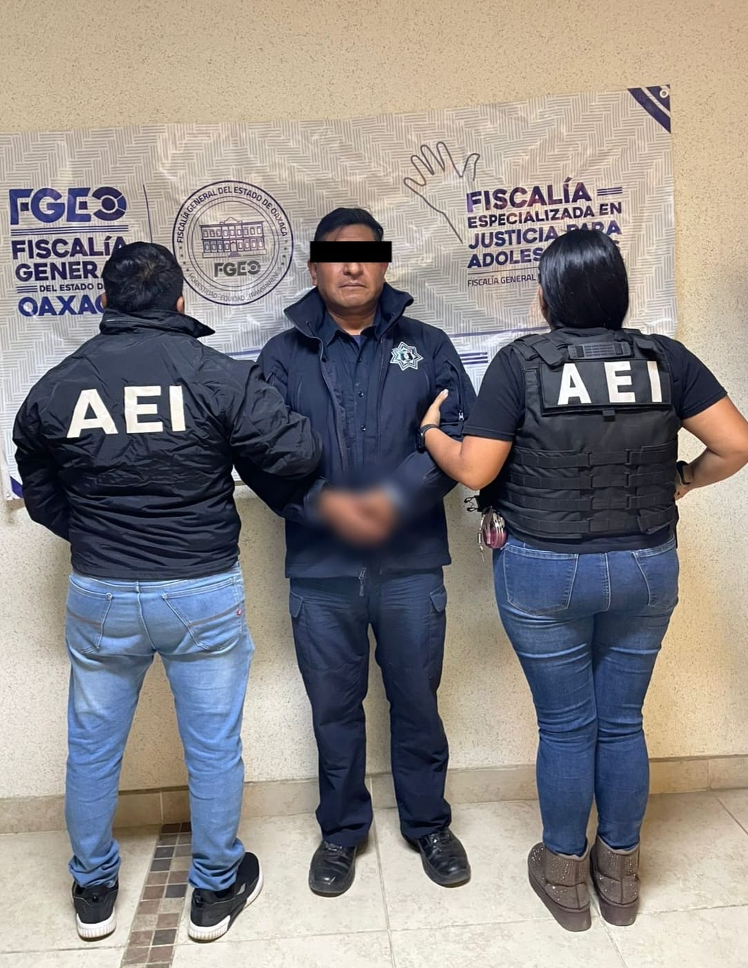 Detiene FGEO a elemento de la policía municipal de Santa María Atzompa por violación de una adolescente