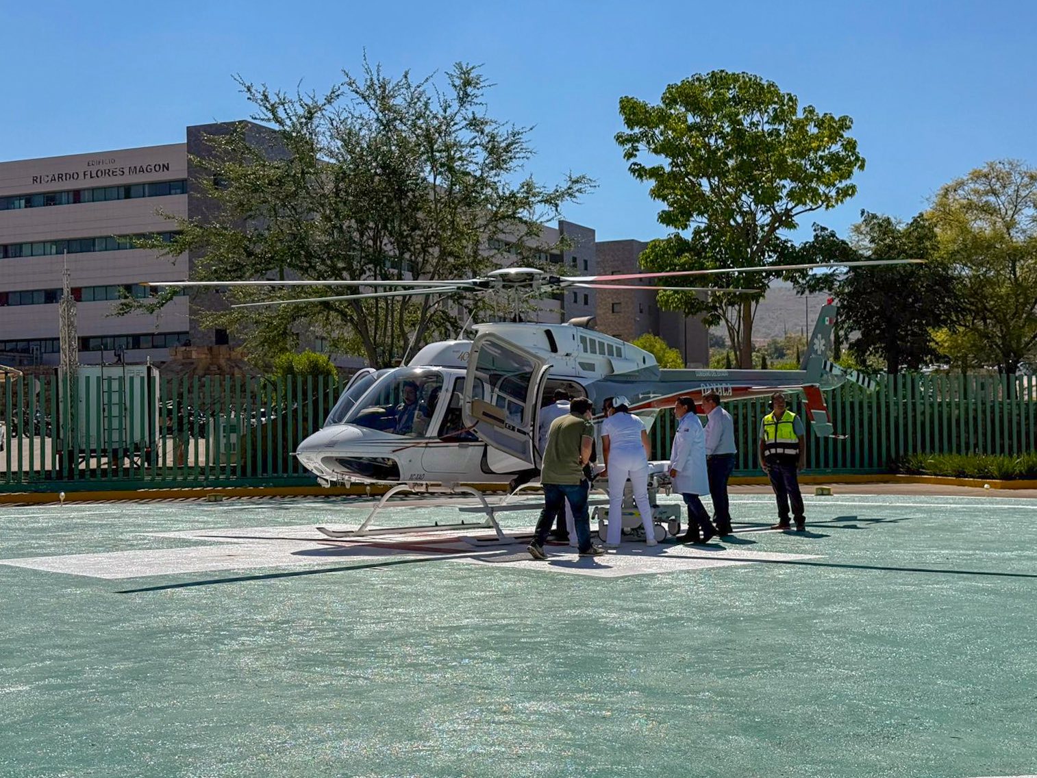 Operativo aéreo del Código Mater permite salvar a una joven madre y su bebé en Oaxaca