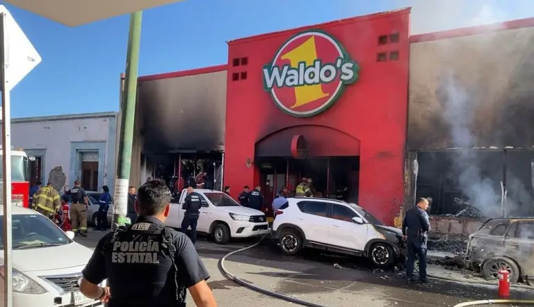 Exigen justicia tras incendio en Waldo’s de Hermosillo