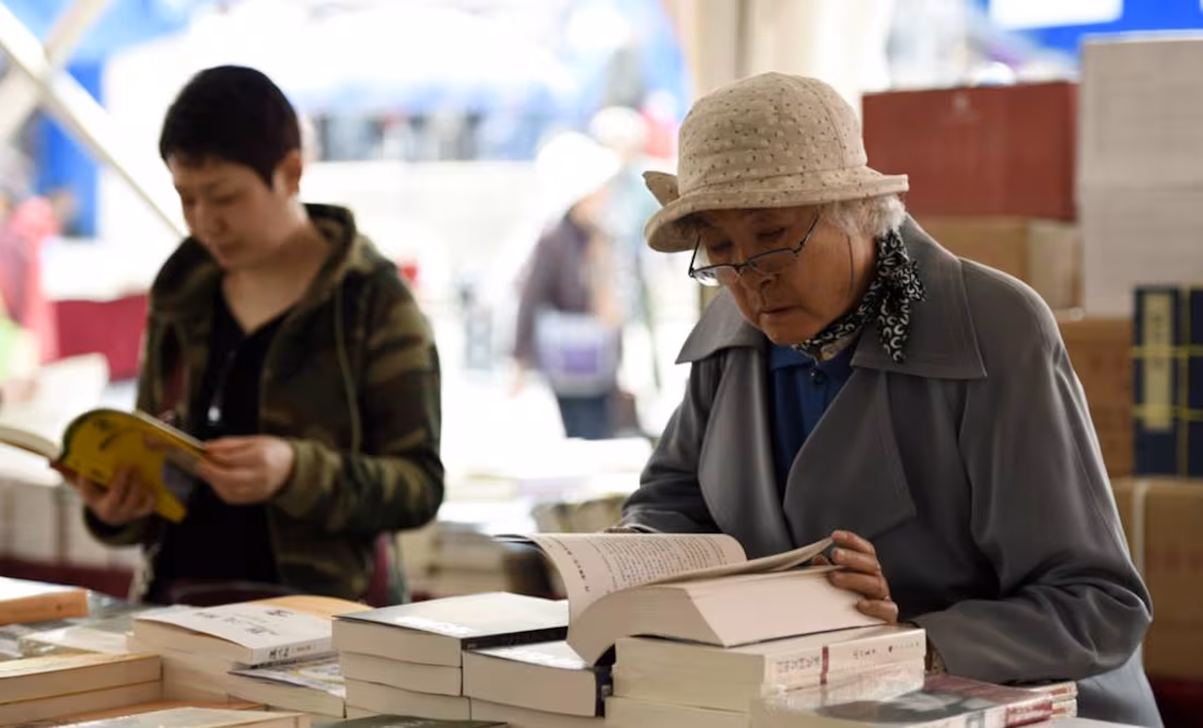Cae el índice de lectores en México; solo 7 de cada 10 leen libros