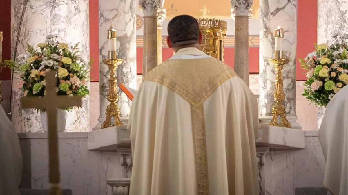 Investigan en Chicago a sacerdote tampiqueño por abuso a menor