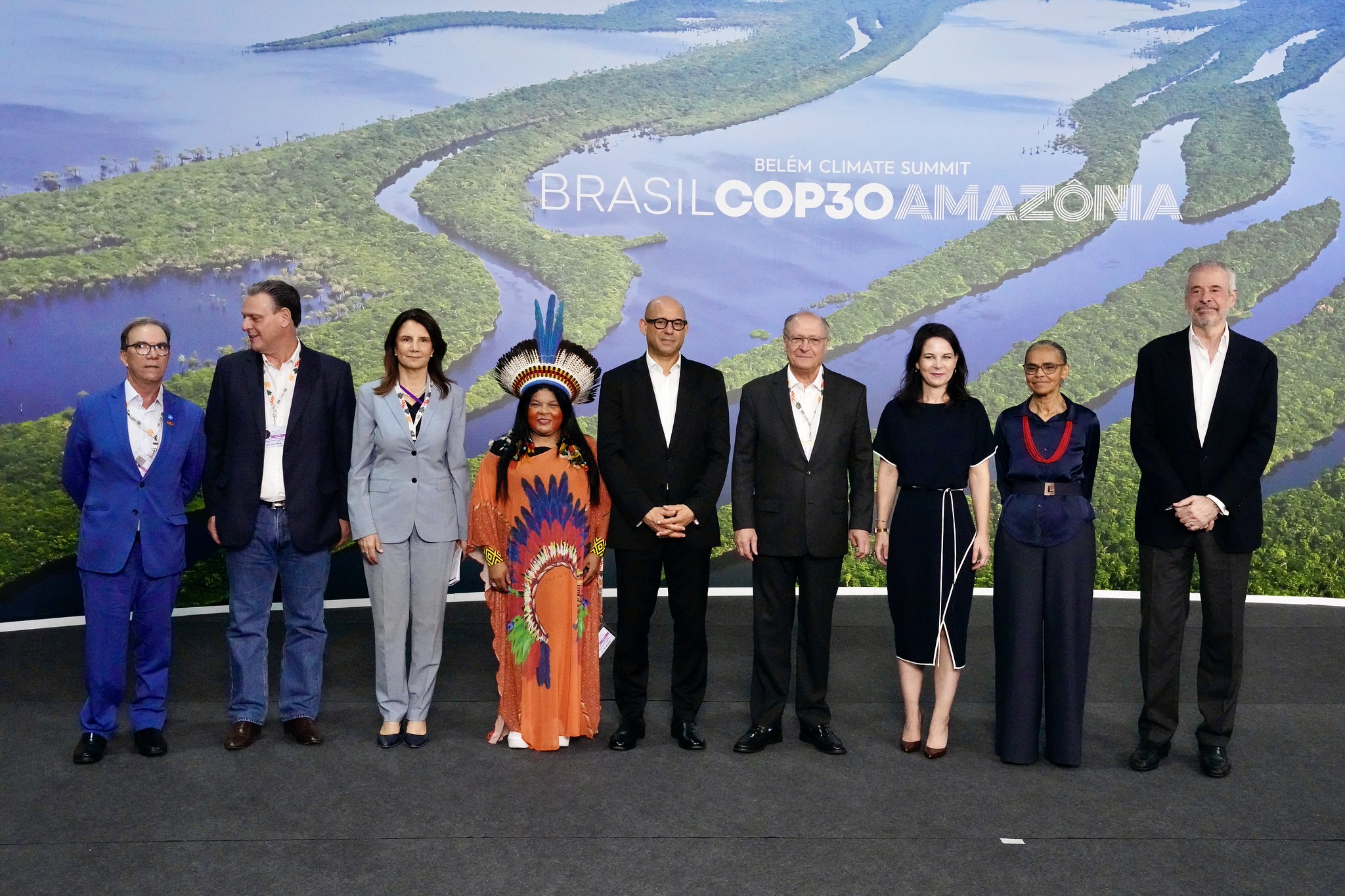 Renuevan países mil 800 millones para tierras indígenas en COP30