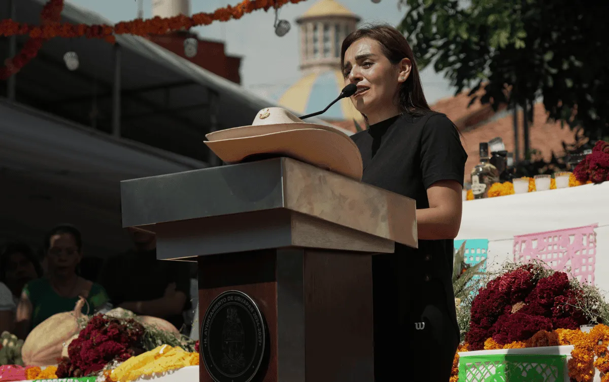 Exhorta viuda de Carlos Manzo a manifestaciones pacíficas en Uruapan