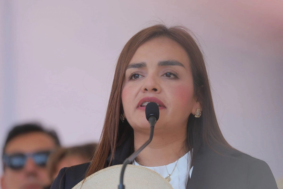 Arremete alcaldesa de Uruapan contra Plan Michoacán por fallas
