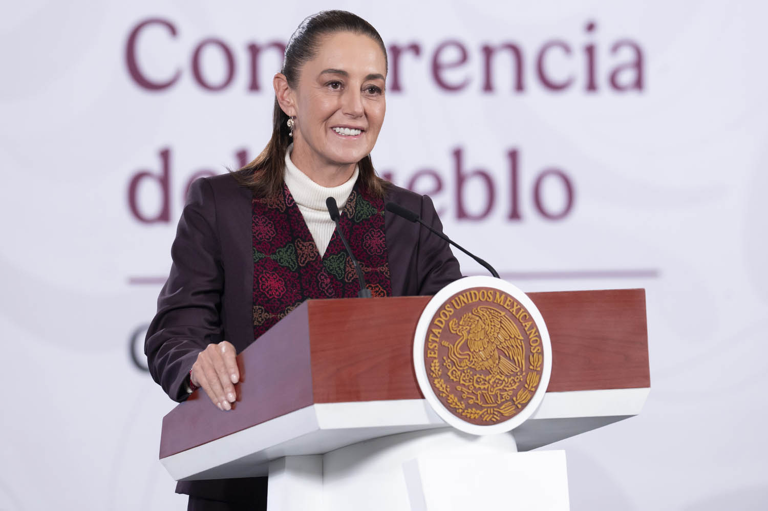 Sheinbaum agradece masiva asistencia al Zócalo por los 7 años de la 4T