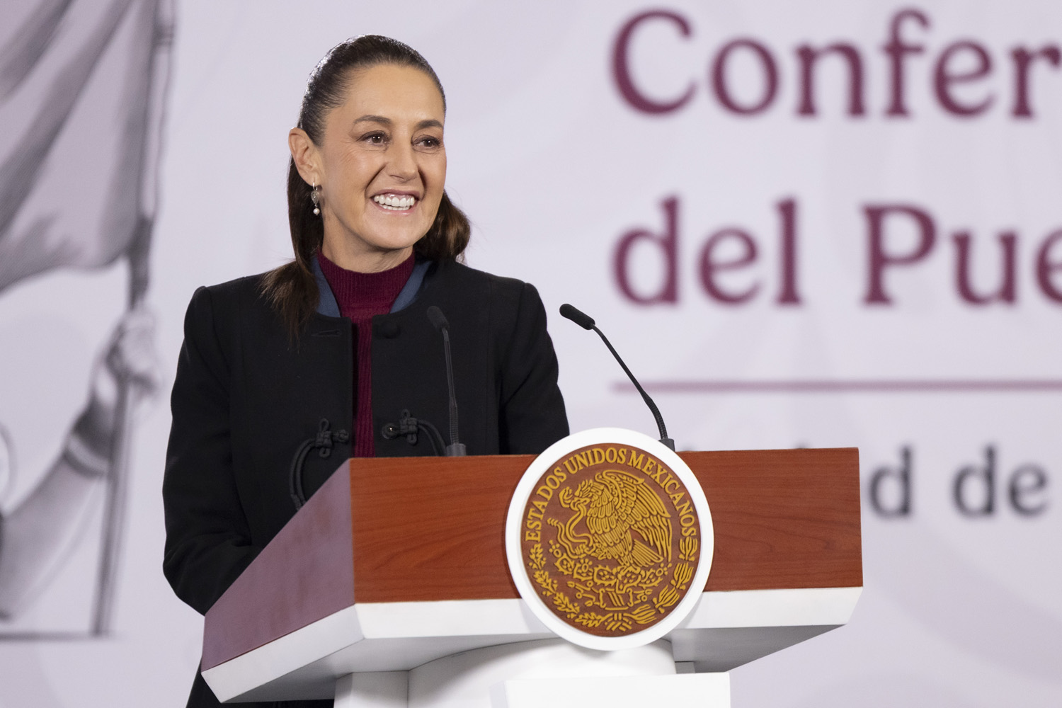 Revela Sheinbaum deseos para 2026 con las 12 uvas tradicionales