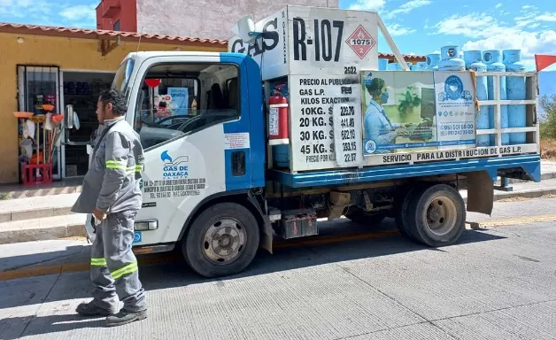 Enfrentan comunidades de la Costa Chica de Oaxaca desabasto de gas doméstico
