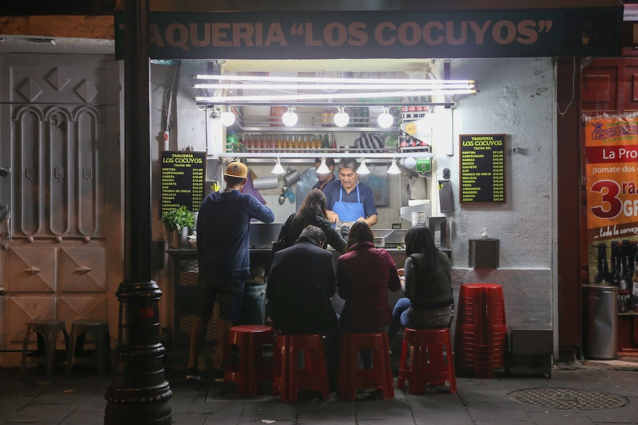Persisten alzas en precios de tortas y tacos a lo largo de 2025