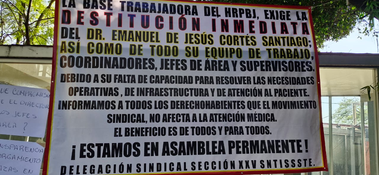 Sigue protesta en el Hospital Regional del ISSSTE: exigen destitución del director y transparencia en la asignación de plazas