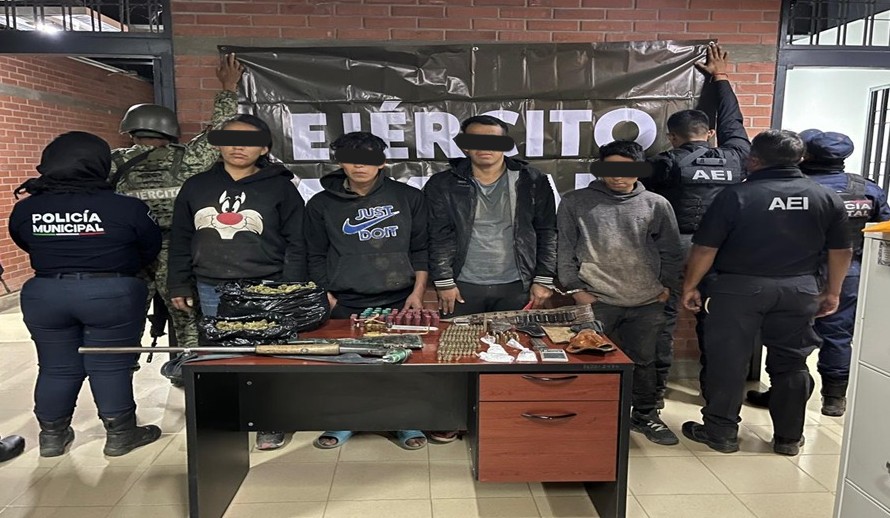 Fiscalía de Oaxaca realiza cateo en Miahuatlán de Porfirio Díaz; detiene a cuatro personas y aseguran drogas