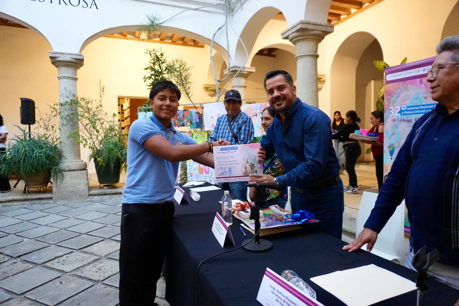 Premia Gobierno de Oaxaca a ganadores del Concurso Nacional de Dibujo y Pintura Infantil y Juvenil 2025