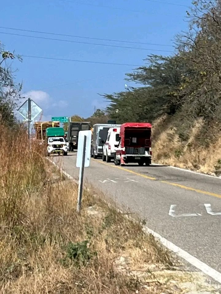 Se registra bloqueo en Río Anona previo a la visita del gobernador a Miahuatlán de Porfirio Díaz